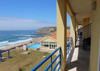 Beach view holiday apartment in Portugal Praia azul. Accommodation and surf lessons packages.